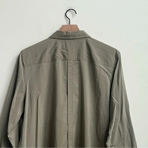 New CHICO'S SILKY SOFT DOBBY HALF-PLACKET SHIRT SZ 3 16/18 Vetiver Long Sleeve - Picture 11 of 14